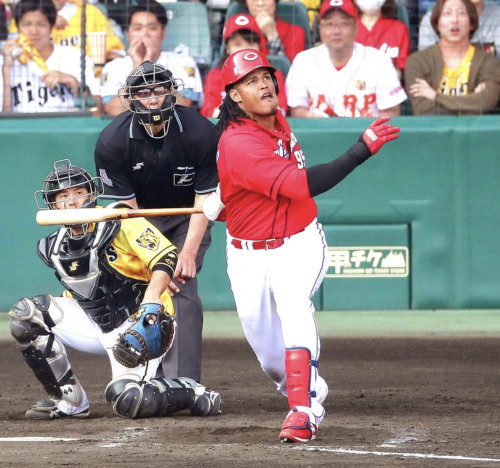 EA40CEE3-C769-49CC-B4C9-80496D42191E